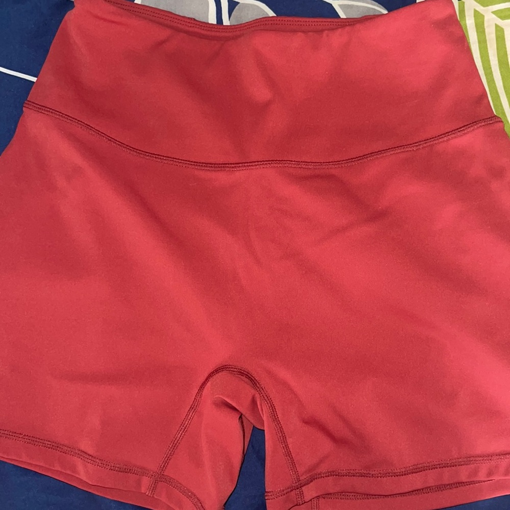 Alphalete pulse shorts. Worn once not my style